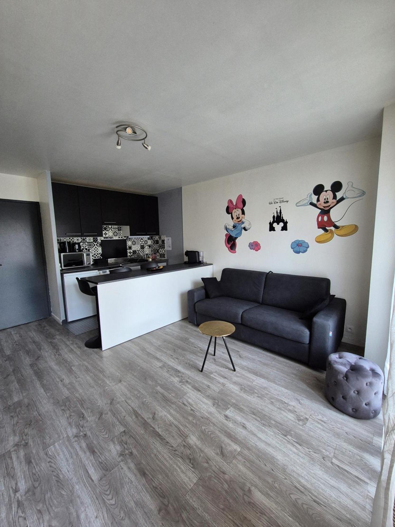 Studio A 2 Pas De Disneyland Esbly Luaran gambar
