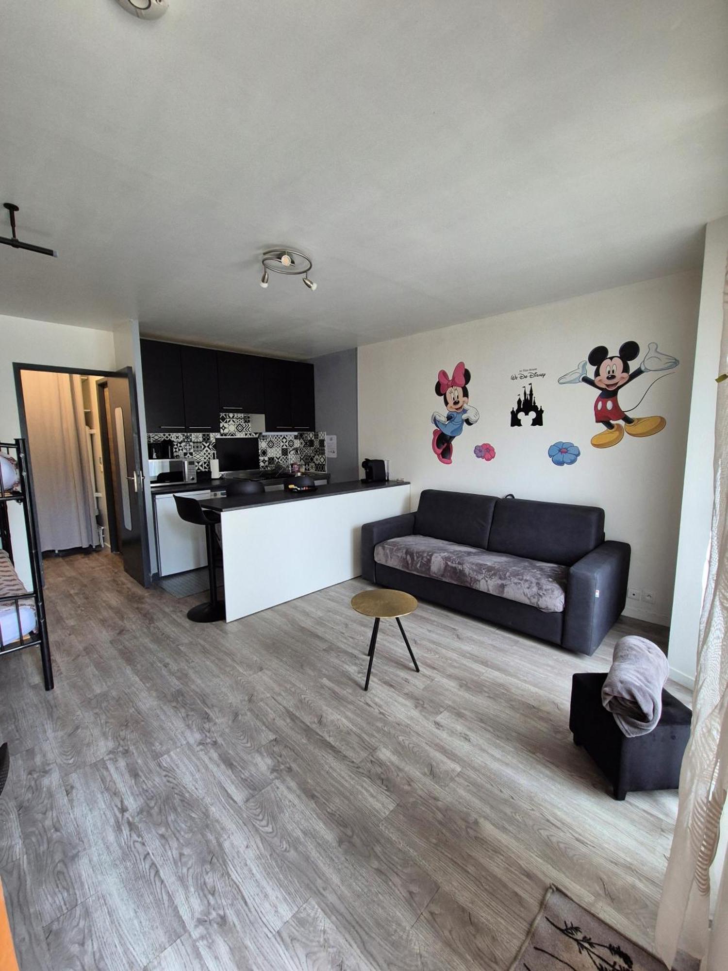 Studio A 2 Pas De Disneyland Esbly Luaran gambar