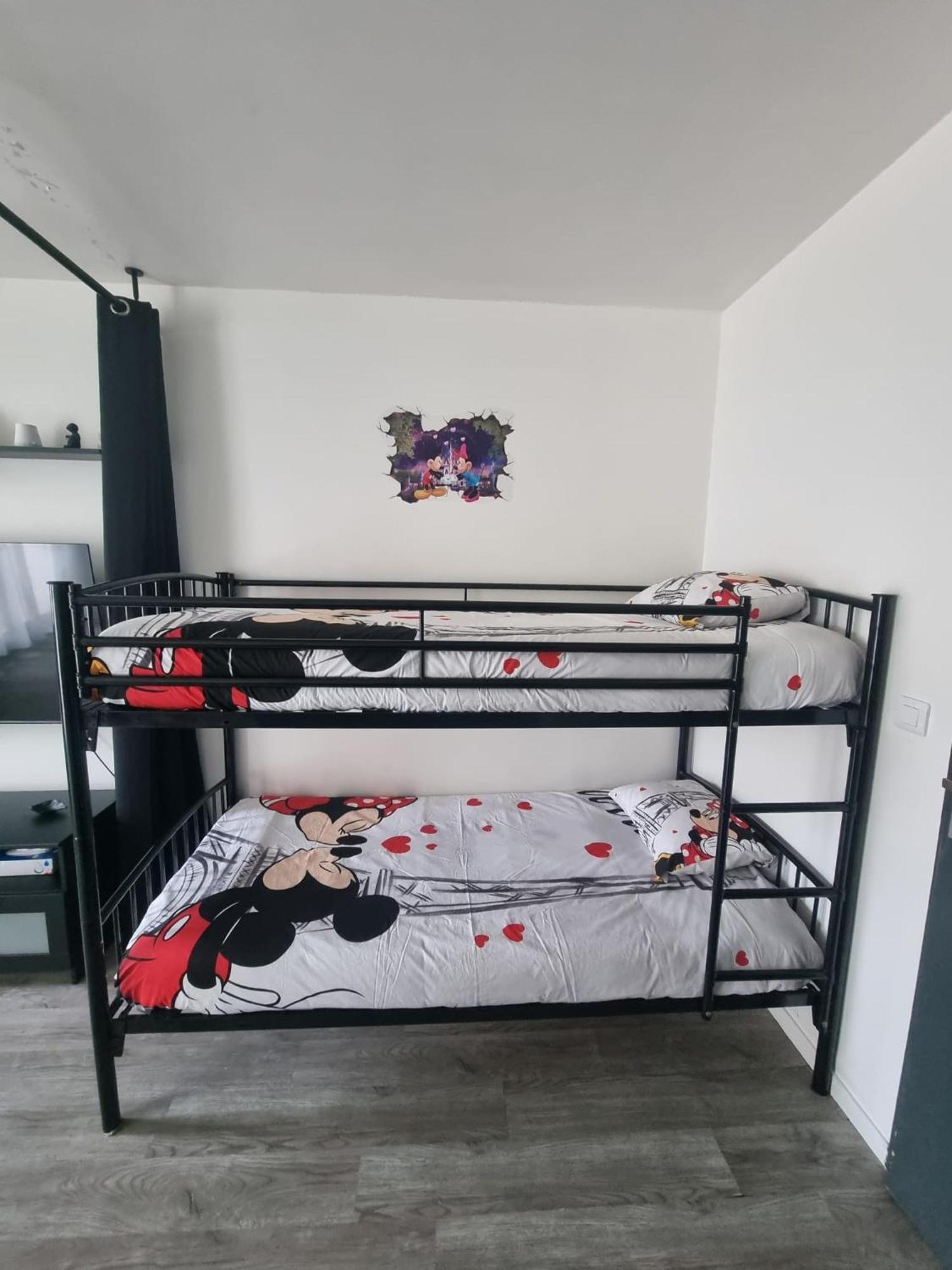 Studio A 2 Pas De Disneyland Esbly Luaran gambar